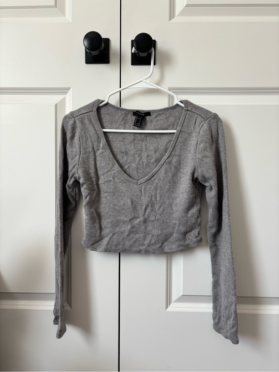 Tops - V-Neck Long Sleeve Crop Top - Gray